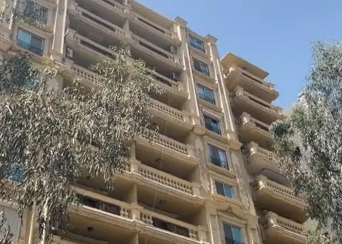 Luxury Apartments, Mohandiseen 502
