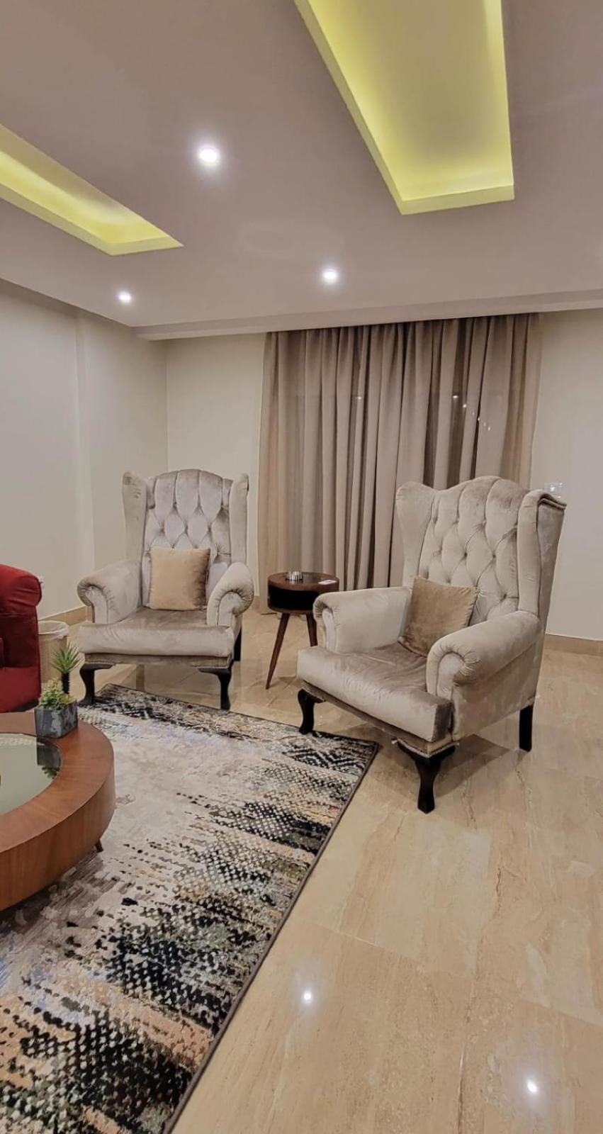 Luxury Apartments, Mohandiseen 502 *